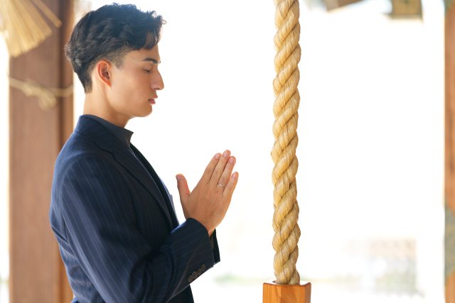 お寺の参拝方法とは？神社との違いも解説